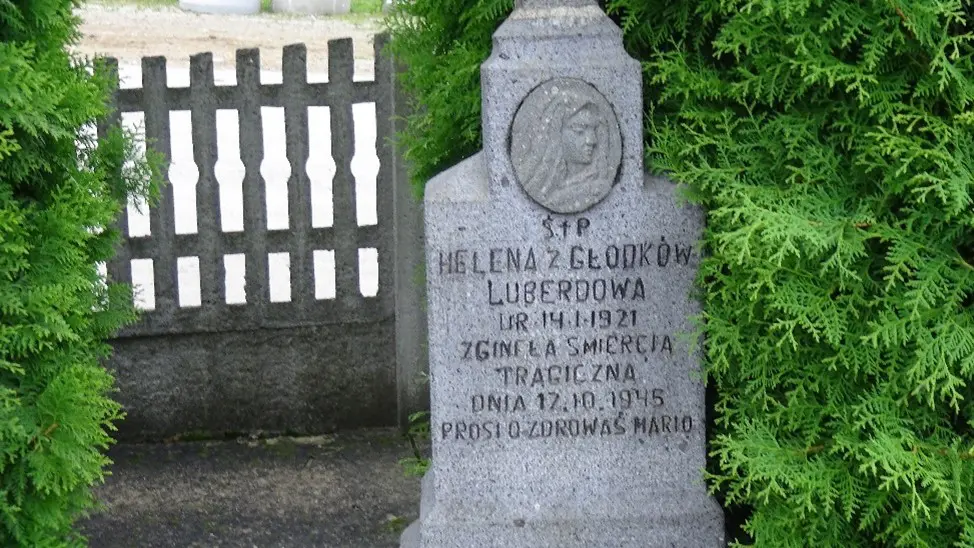 Ostrowsko. Grób powieszonej ciężarnej w 8 miesiącu Heleny Luberdy