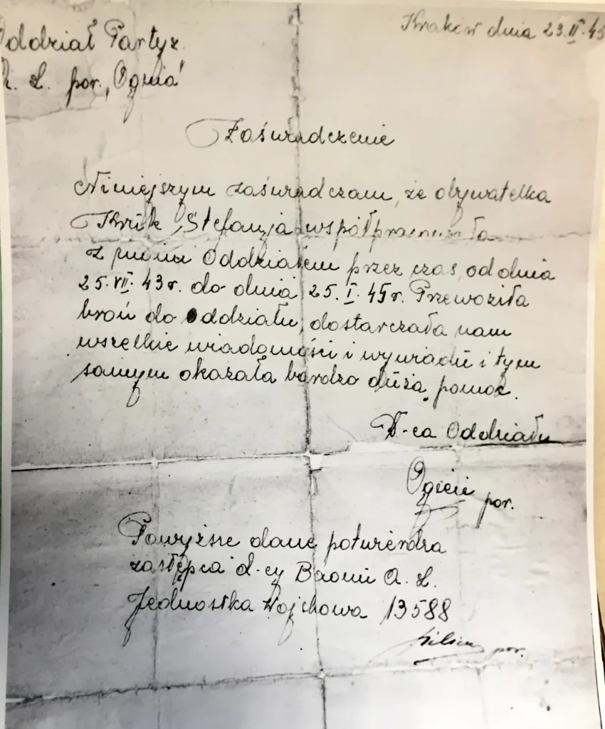 Zaświadczenie na papierze firmowym „Oddział Partyz. A.L. por. »Ognia«", Kraków 23 lutego 1945 r., dla Stefanii Krik, podpisane „Ogień por." i potwierdzone przez zastępcę dowódcy batalionu AL, jednostka wojskowa 13588